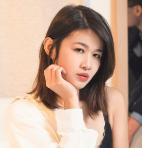 梁芸菲()个人资料照片